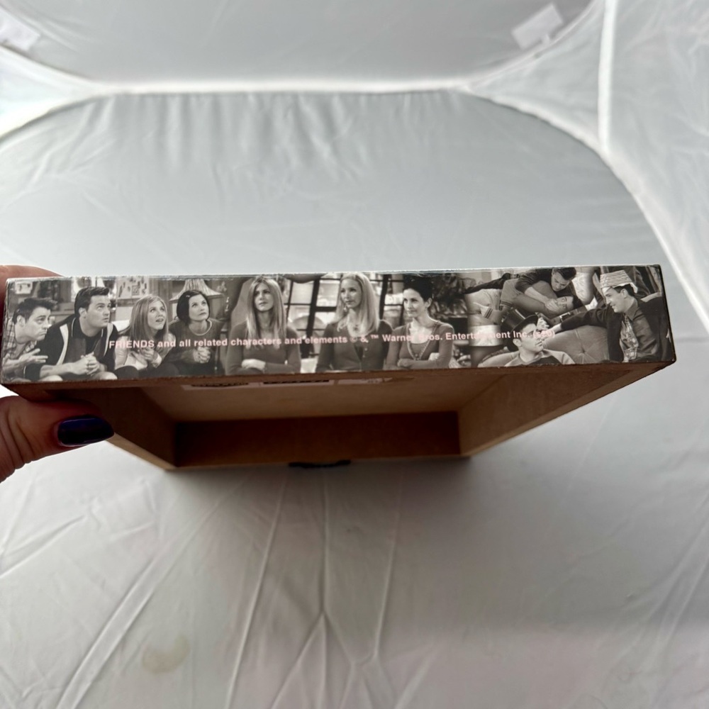 FRIENDS Tv Show Sign, They Don’t Know That We Know They Know We Know 8 x 10 - Picture 3 of 10